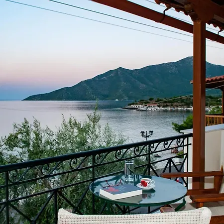 Polichni ليونِذيو