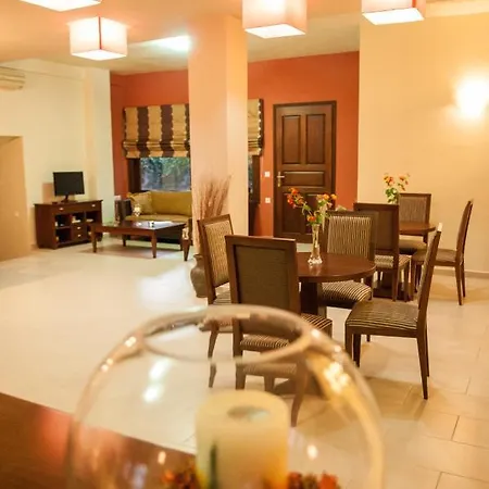 Polichni 3* Leonídion