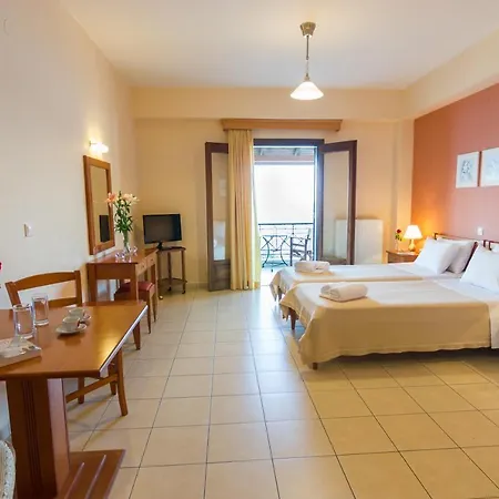 Polichni فندق ليونِذيو