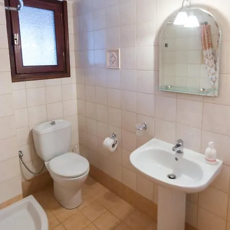 Hotel Polichni 3*