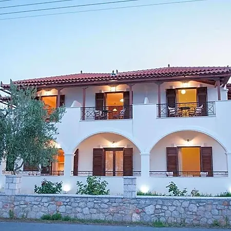 Polichni Hotel 3*