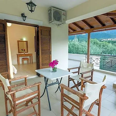 Hotel Polichni 3*