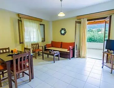 Polichni Hotel Leonidio