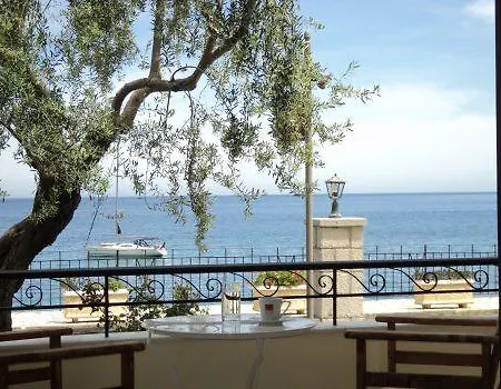 Polichni ليونِذيو