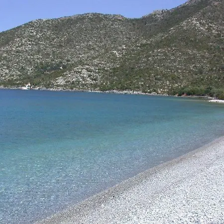 فندق Polichni ليونِذيو