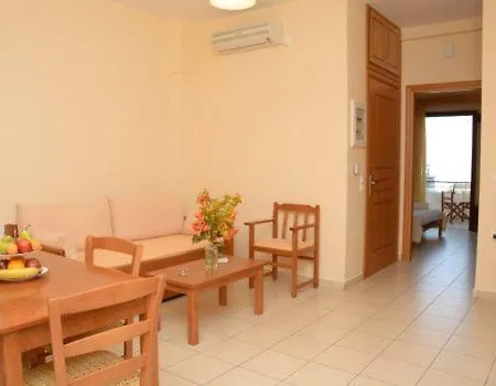 Polichni فندق ليونِذيو