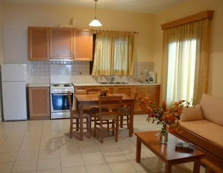 Polichni 3* Leonídion