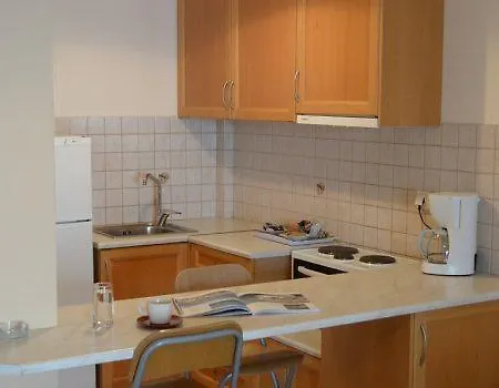 Polichni ليونِذيو