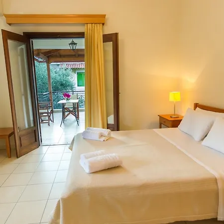 Polichni 3* Leonídion