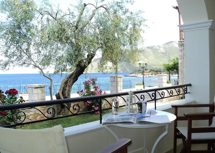 Ξενοδοχείο πολίχνη Λεωνίδιο