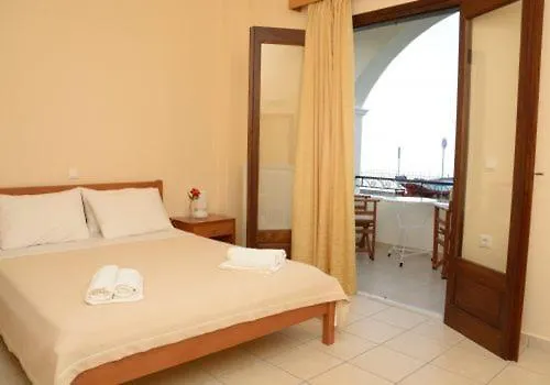 Ξενοδοχείο πολίχνη Λεωνίδιο